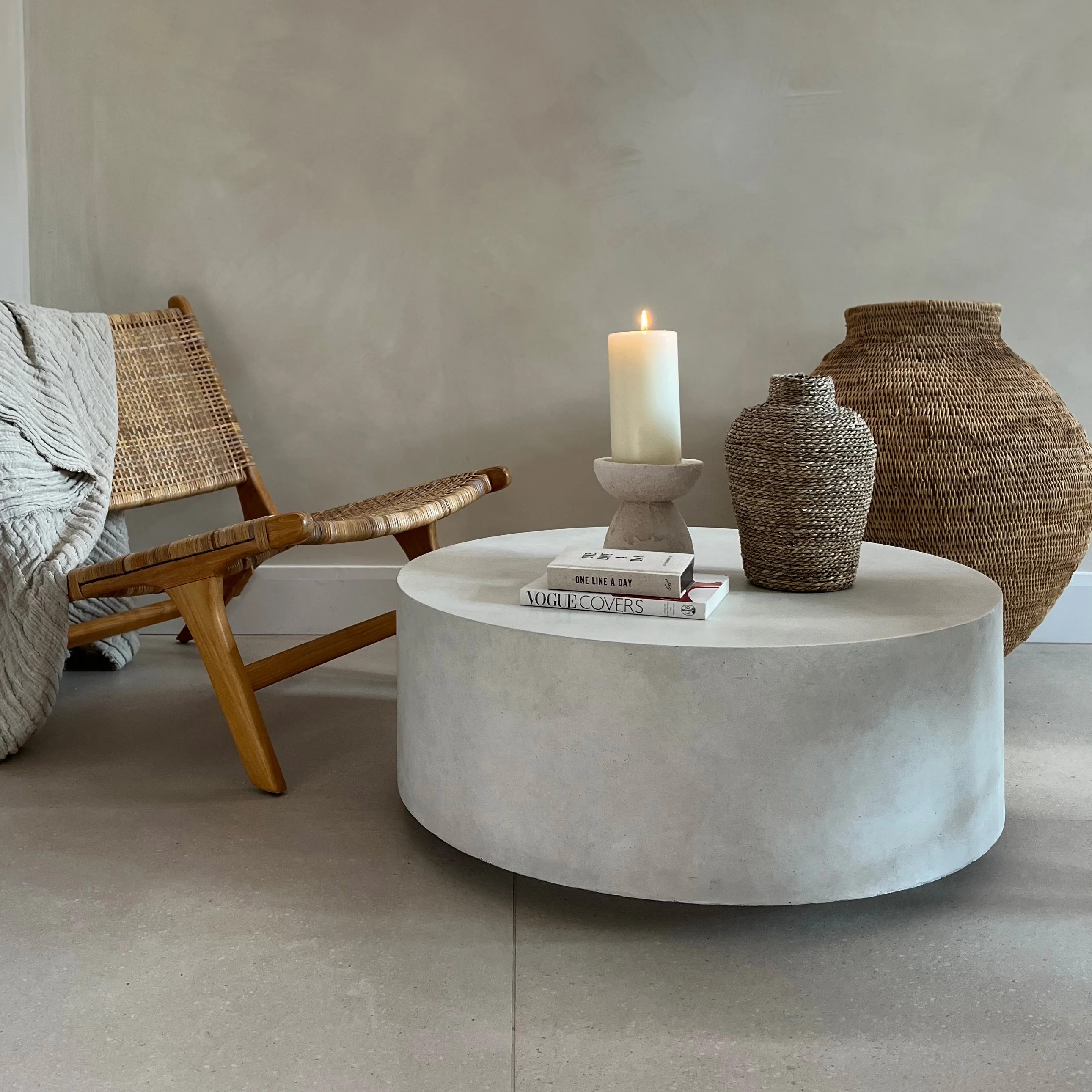 Angelo - Minimal Concrete Round Coffee Table Large | William Wood