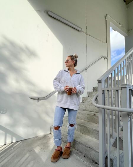 Abercrombie jeans, Abercrombie style, 90s jeans, ugg tazz, ugg slippers, platform Uggs, everyday basics, basic tee, everyday style, everyday outfit, oversized crewneck, oversized grey sweatshirt, oversized quarter zip, casual fall style, casual winter style, casual style 