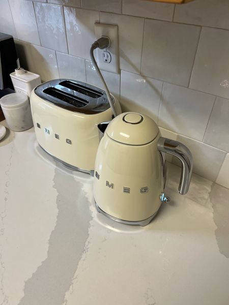 Cream smeg toaster & kettle 🤍 // home & kitchen favs — love the new tea kettle for making lemon water & matcha in the morning! & use our toaster everyday for toast! Would make great gifts for the holidays 🫶🏽


Amazon home
crate & barrel
neutral home 
Kitchen gadgets / appliances 
decor / aesthetic 

#LTKHoliday #LTKGiftGuide #LTKhome