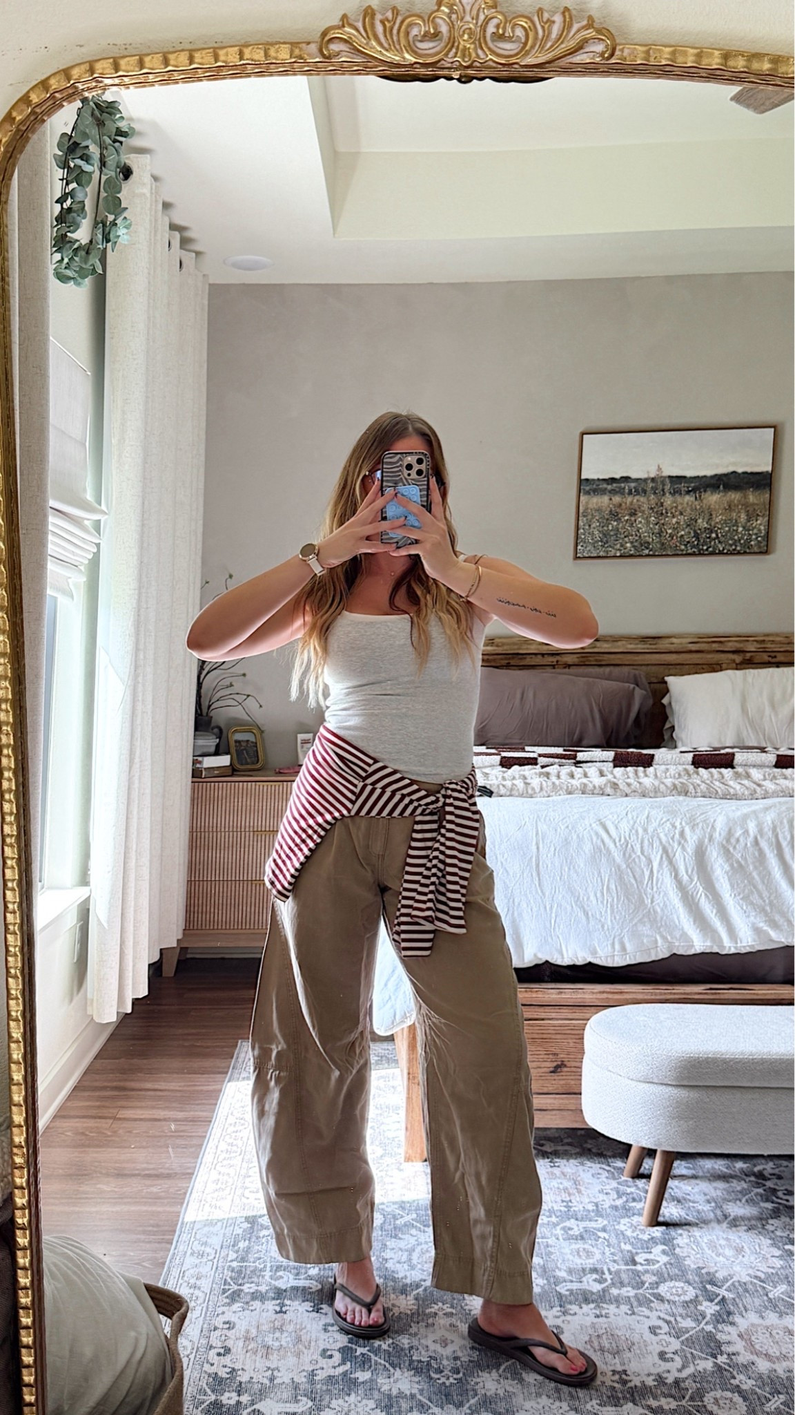 Your rectangle, body type and struggle with your body feeling boxy or straight up and down you need these barrel pants for fall! This color goes with all the fall colors in our staple in my closet! They give instant curves and add balance to your bottom half! I’m 510 wearing a small tall and pants and medium and tops ￼

#LTKootd #LTKSeasonal