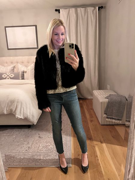 A little tip…if you wear a size XS/S you can fit in this jacket in a size XL ❤️

Holiday looks / holiday party looks / fur coat / sequin top / outfit inspo / concert outfit 

#LTKHoliday #LTKparties #LTKstyletip