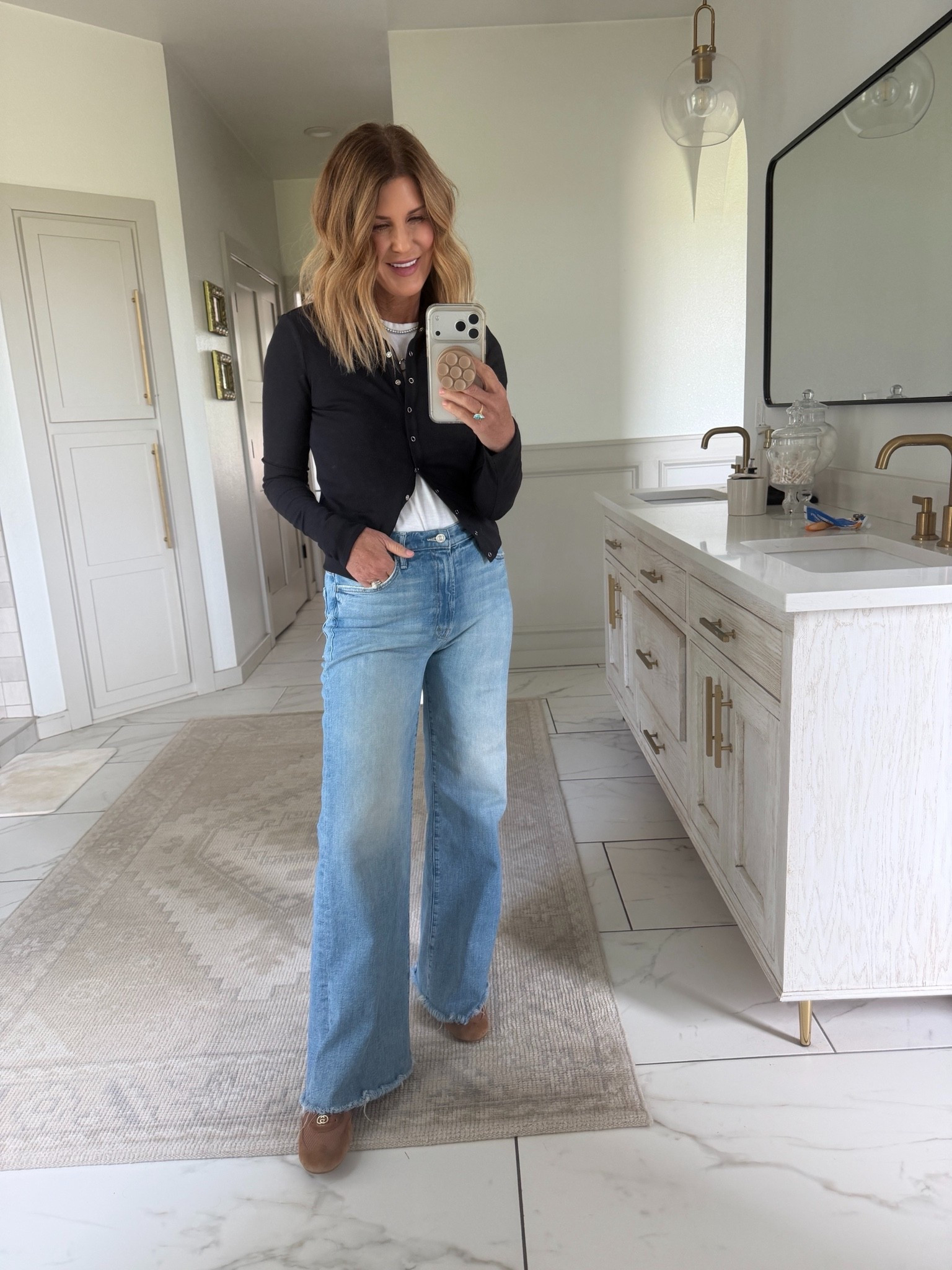 Size 27 jeans 
Tops fit tts
