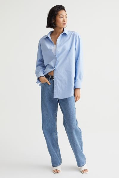 Relaxed-fit shirt in washed oxford cotton. Collar, buttons at front, and yoke at back with locker... | H&M (US + CA)