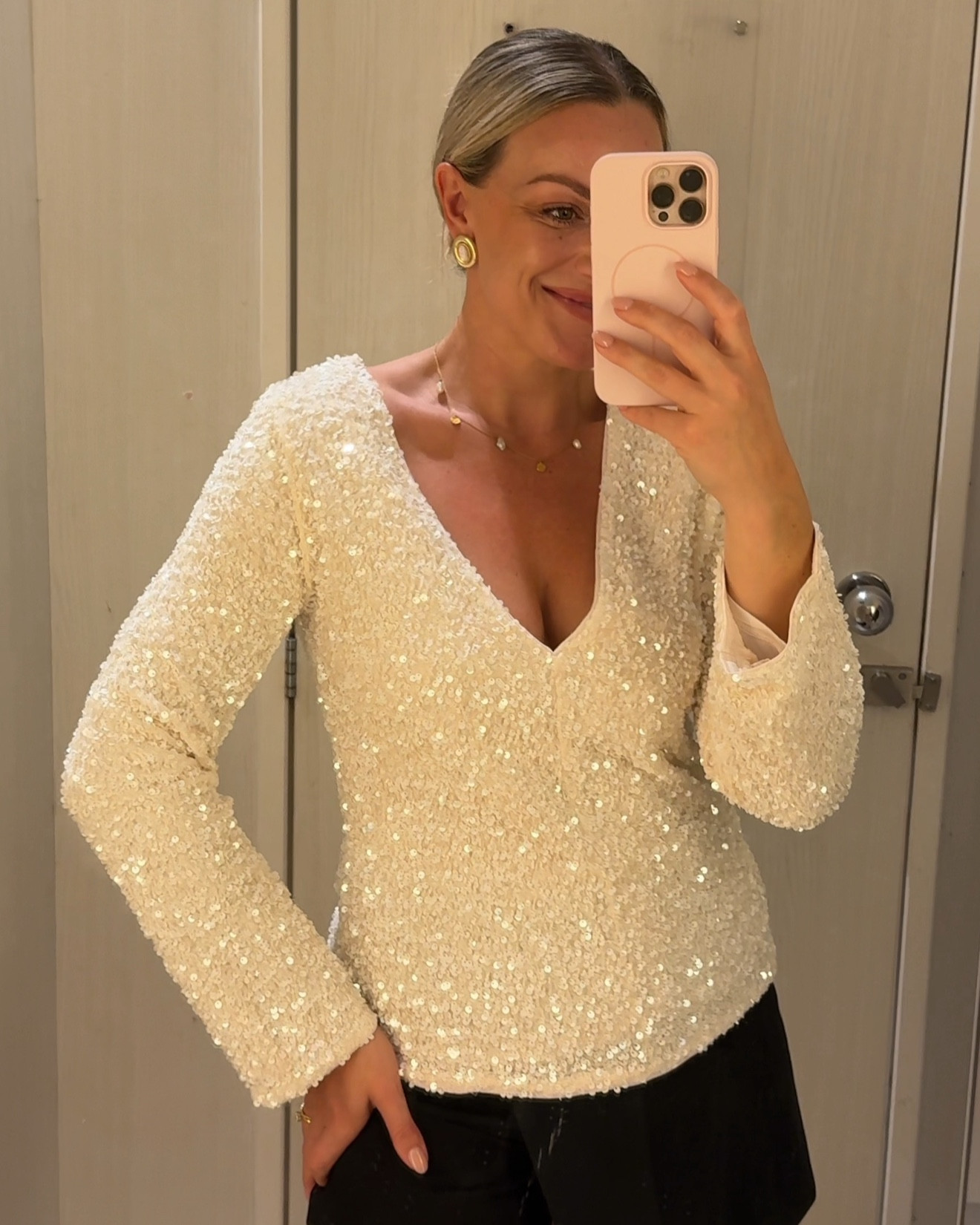 Midsize friendly Christmas tops from
H&M 

#LTKfestive #LTKmidsize #LTKCyberWeek