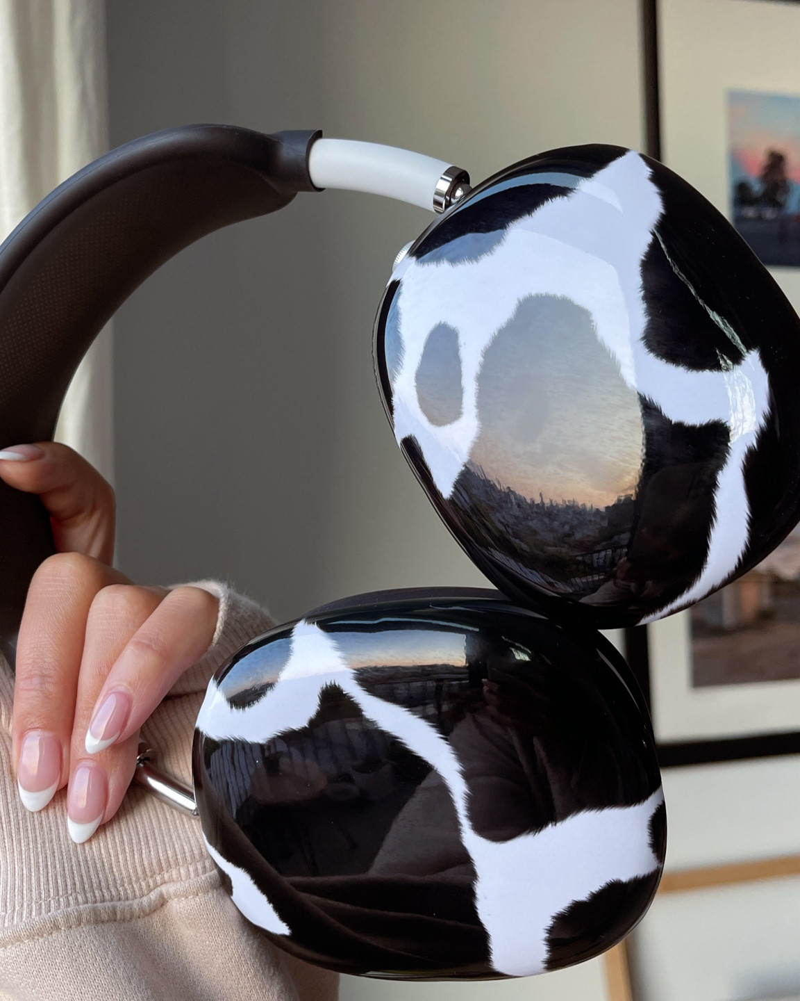 AirPod Max cover in cow print 🐄🖤🤍

#LTKStyleTip #LTKTravel #LTKActive