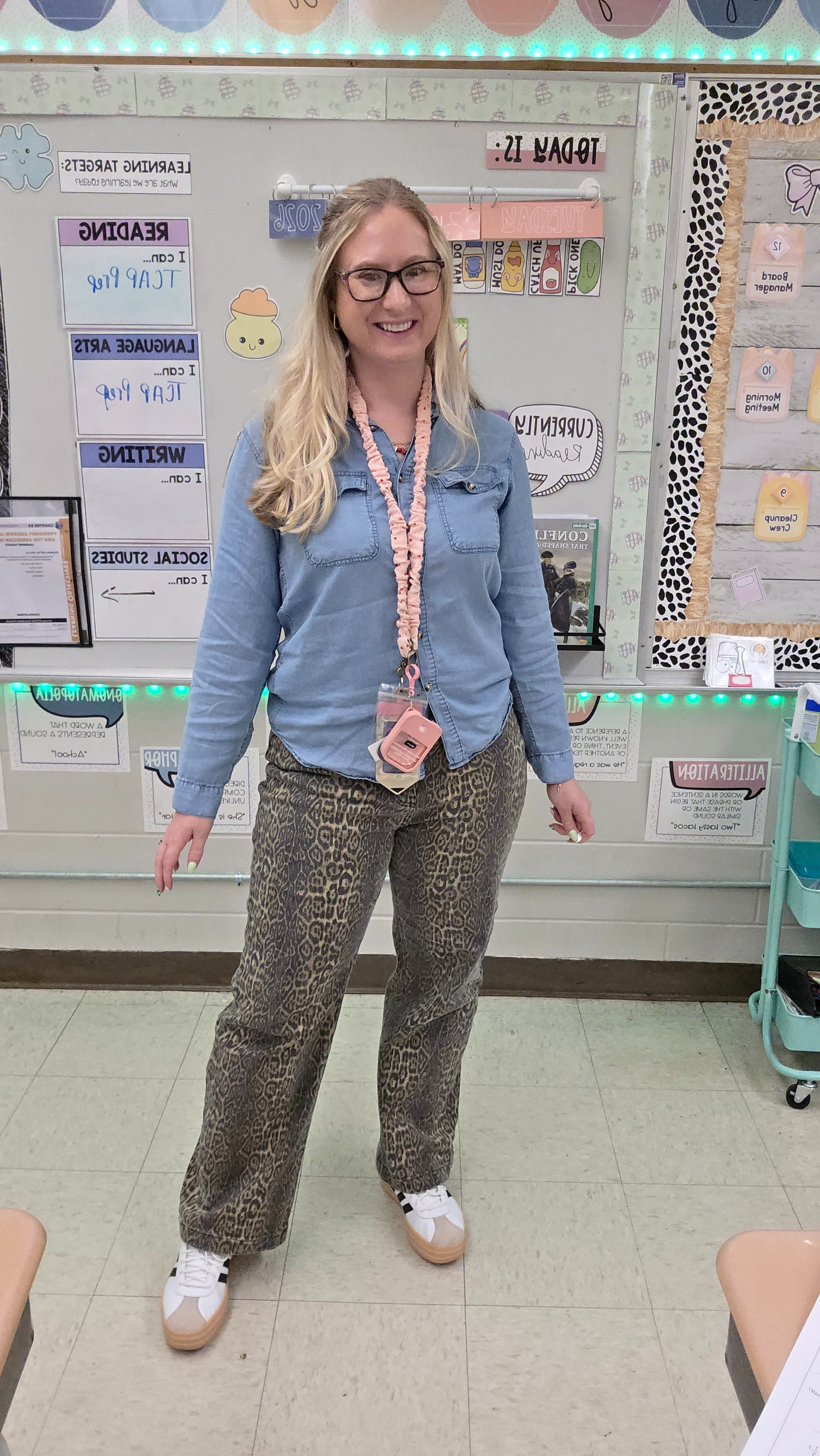 Teacher Outfit of the Day-💙🐆

#LTKootd #LTKMidsize #LTKWorkwear