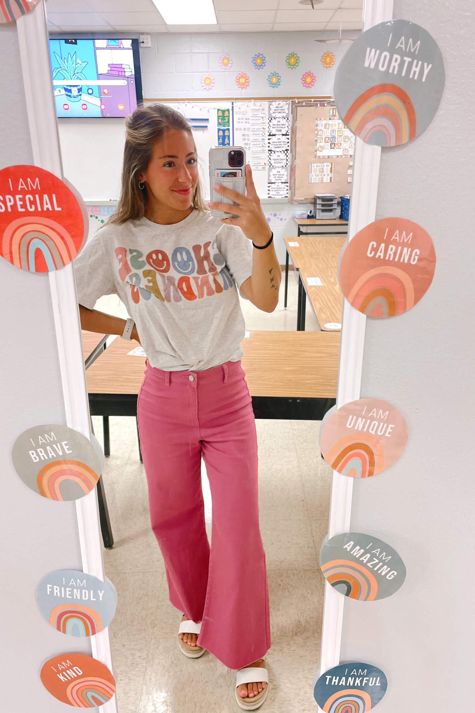 Teacher OOTD 

Wide leg pants. Colorful pants. 