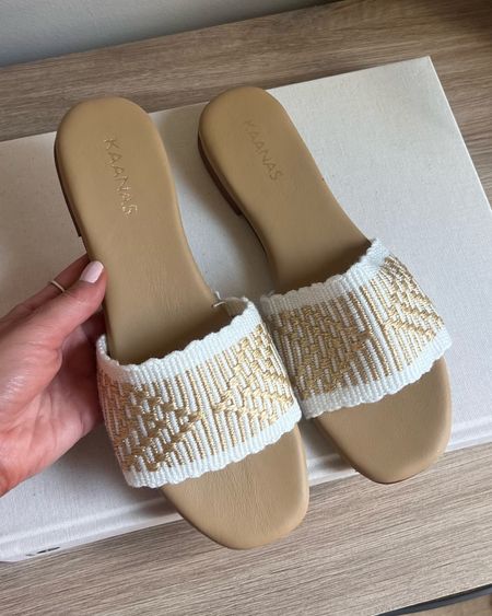 New summer flat sandals from KAANAS those runs tts and give a f
Dressy look to your outfits 

Save 20% code: DANA20 

#sandals #summersandal #flatsandals #shoes #flats 

#LTKshoecrush #LTKSeasonal #LTKFind