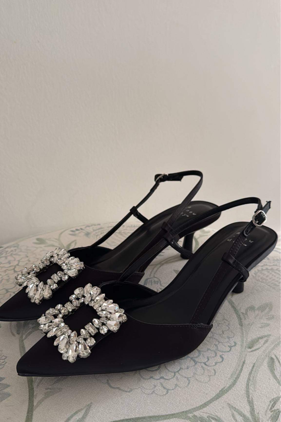 My fun and comfy kitten heels for NYE! $30 with memory foam padding 🍾👠

#LTKHoliday #LTKShoeCrush #LTKFindsUnder50