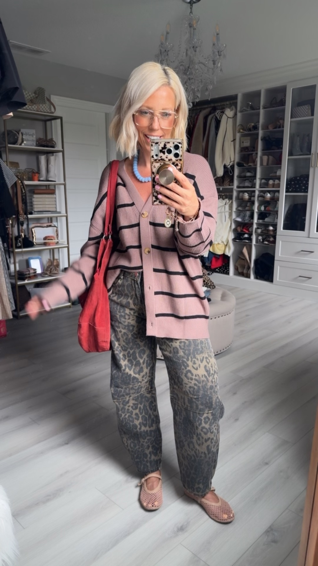 My OOTD! This cardigan is not in stock anymore so I linked some other options that would work!!!
⬇️⬇️⬇️
Jeans size small (run roomy)

#LTKootd #LTKSeasonal #LTKSaleAlert