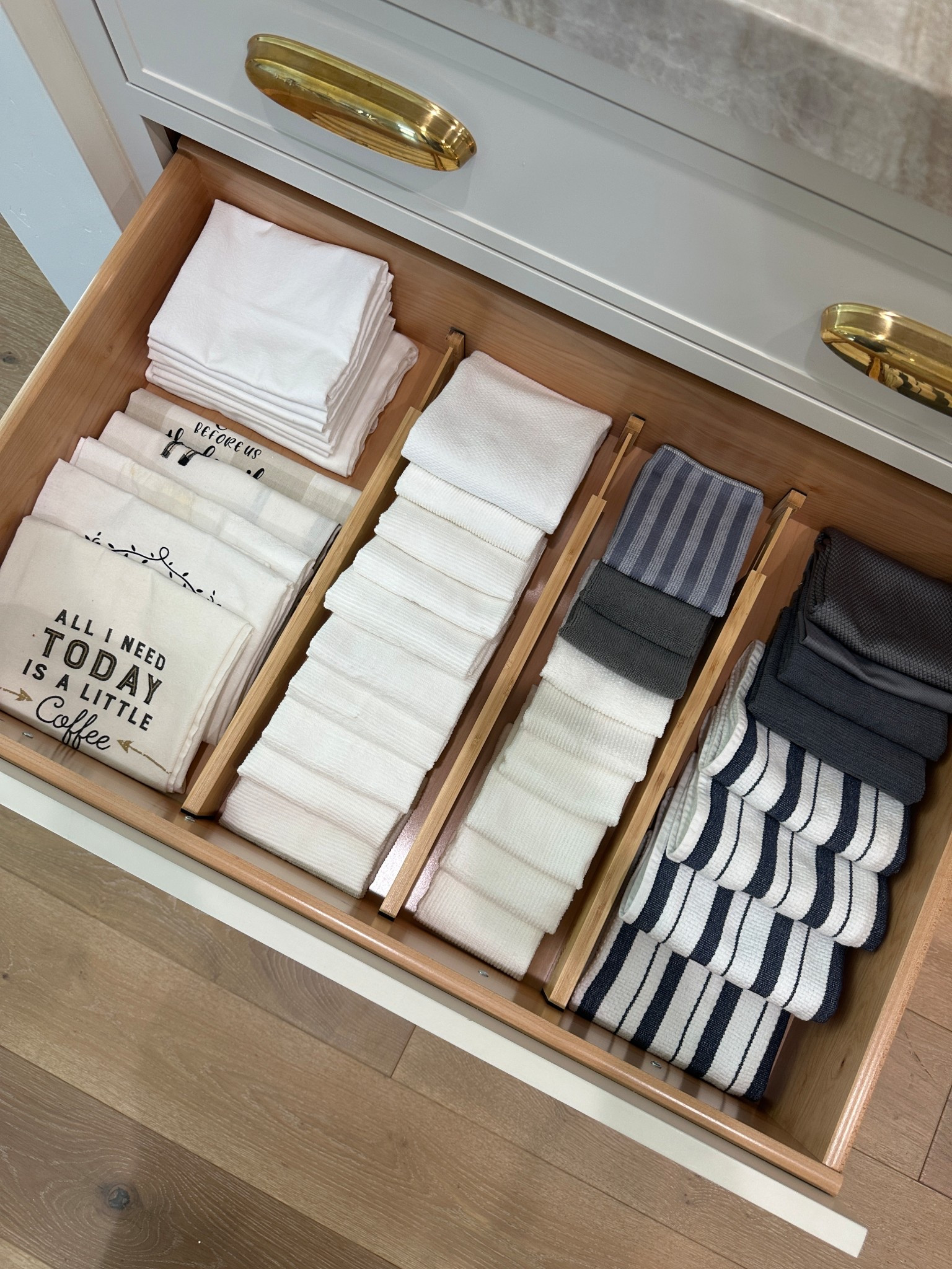 Professional organizer tip: use bamboo drawer dividers to instantly create item separation & that aesthetic look! These come in a pack of 4 and are my favorite

#LTKSpringSale #LTKHome #LTKFindsUnder50