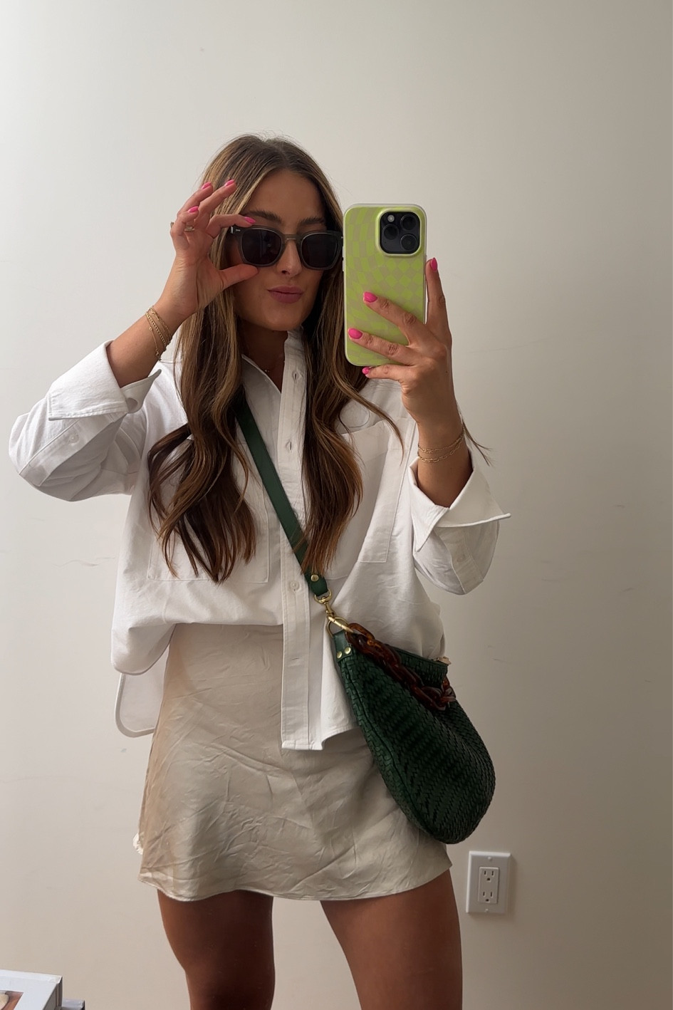 Full outfit is linked! Code HAUSKRIS15 works for 15% off Clare V! 