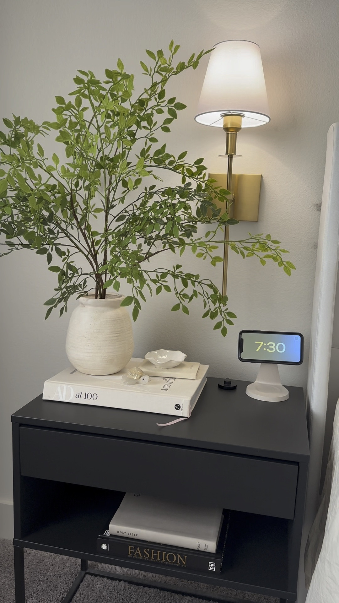 Style my nightstand with me 

#LTKHome #LTKStyleTip #LTKVideo