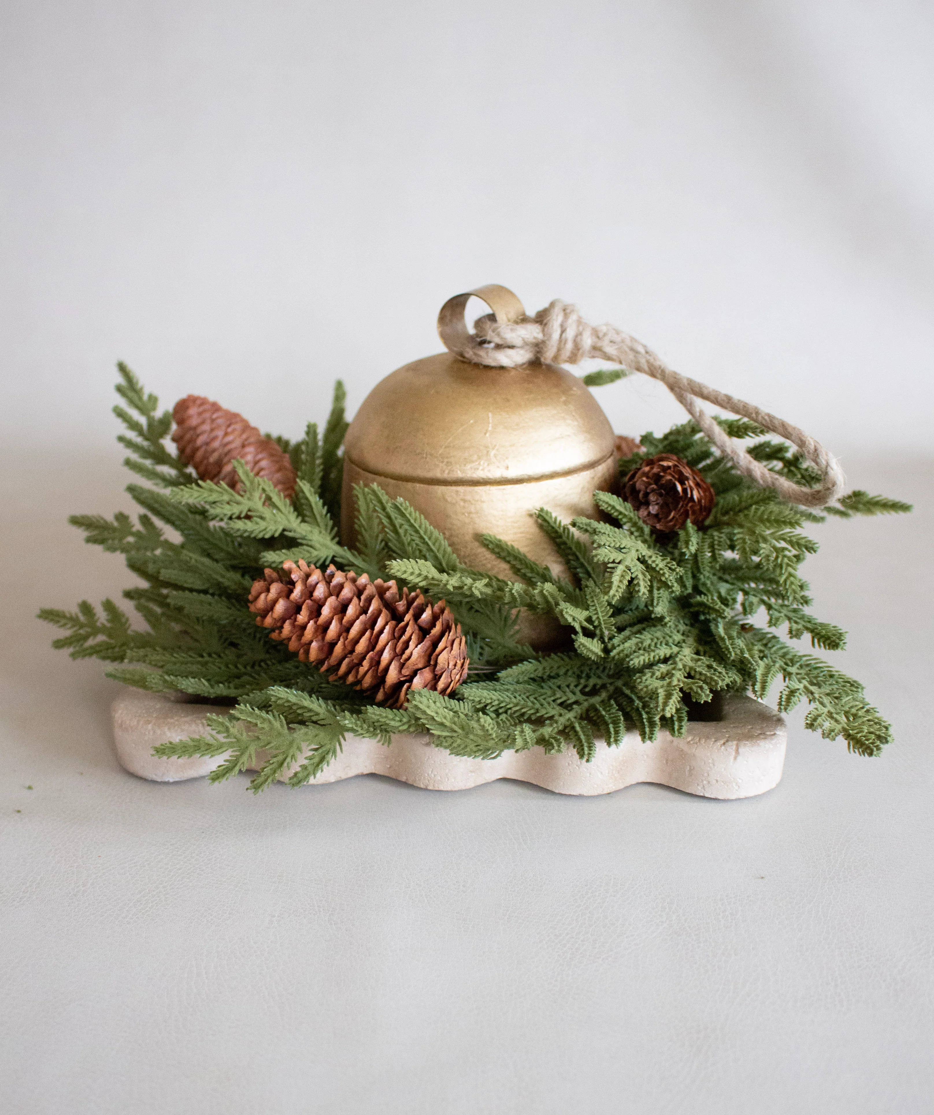 Scalloped Pinecone Holiday Accent Bundle | MJHome