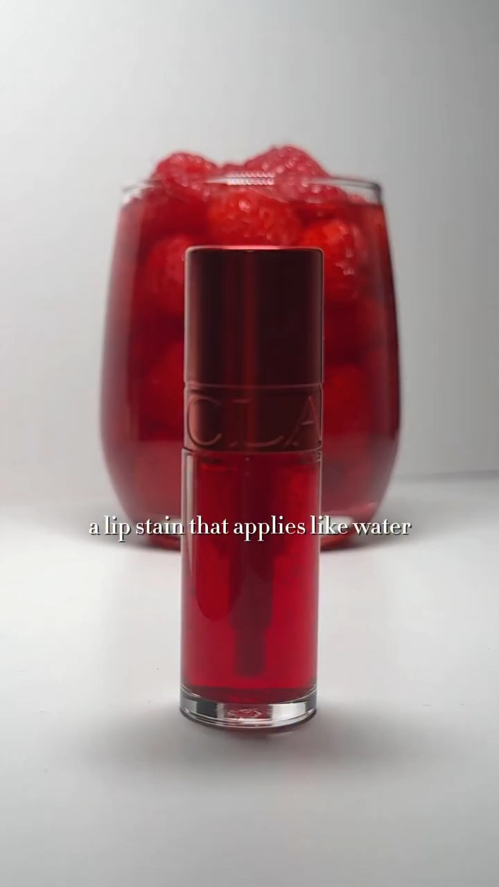 who knew a transfer-proof, hydrating lip stain that applies like water but dries matte is just what your lips need for an elevated self-care summer?! + it’s buildable ❤️‍🔥💄💋  

for more glam follow my beauty page @beauenli (IG and FB) ✨

.
.
.
makeup, beauty, red lip, lip stain, Clarins Water Lip Stain #transferproof #lipstain #redlip #makeup #beauty

#LTKBeauty #LTKgrwm #LTKselfcare