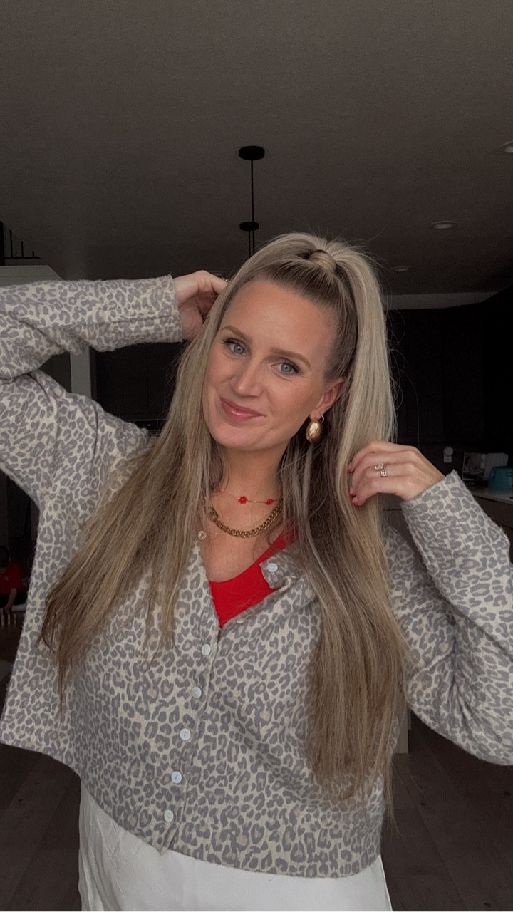 trying to wear red or pink every day this month..

CAN SHE DO IT??? And will you do it with me?????

“Links” for links ❤️💕