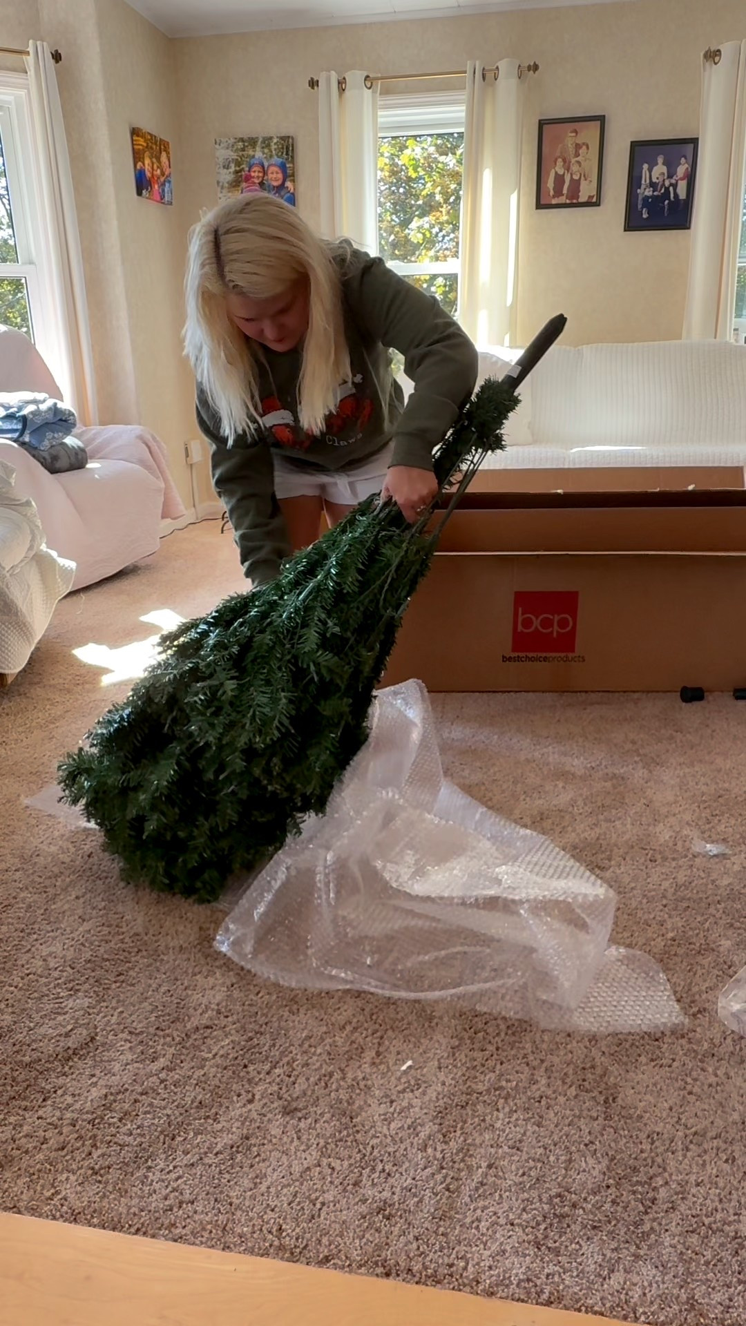 I never said I was a singer…christmas obsessed yes!🤣🤣

#LTKHome #LTKPetite #LTKSeasonal