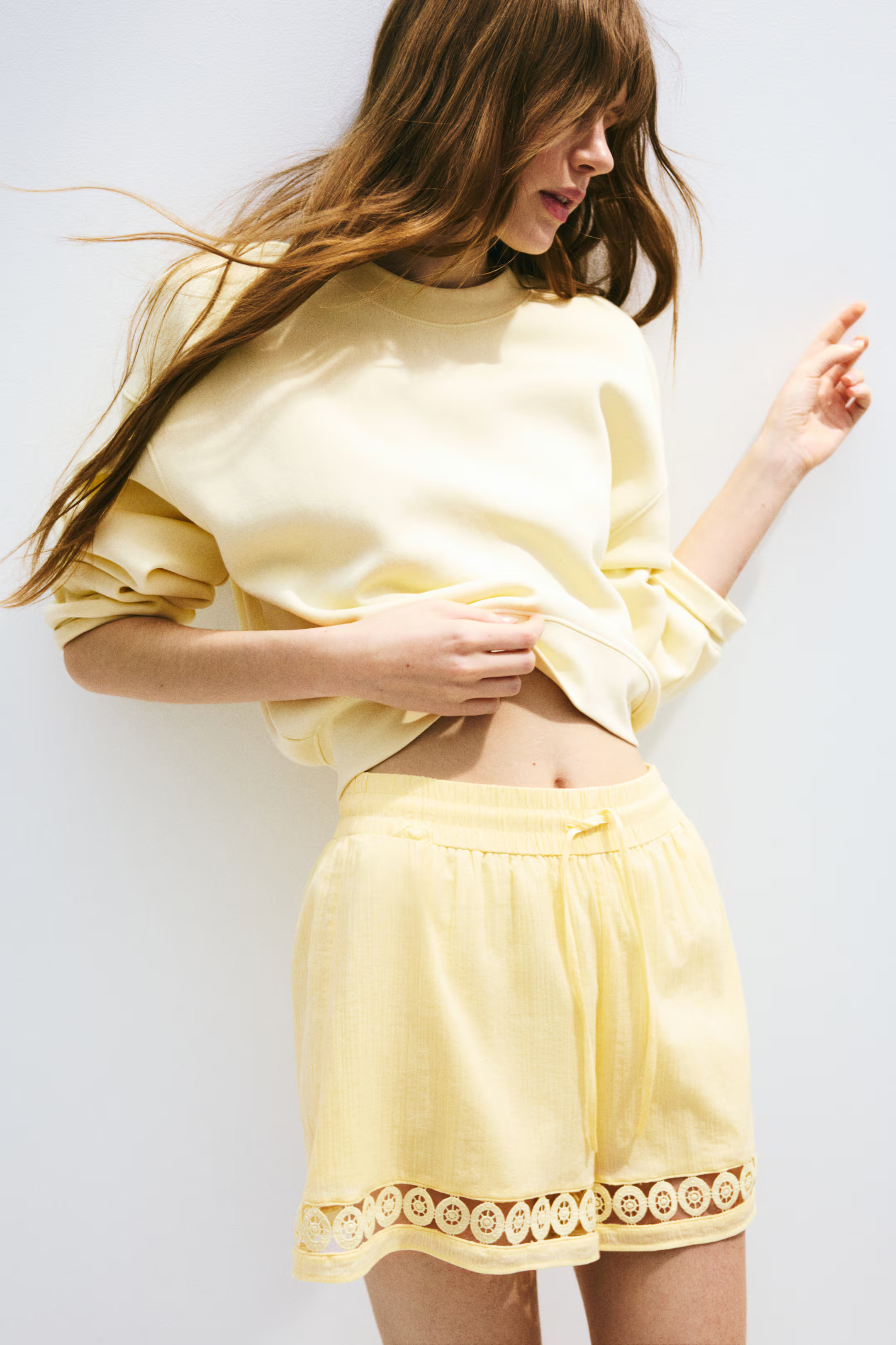 High-waisted lace-inset drawstring shorts | H&M (UK, MY, IN, SG, PH, TW, HK)