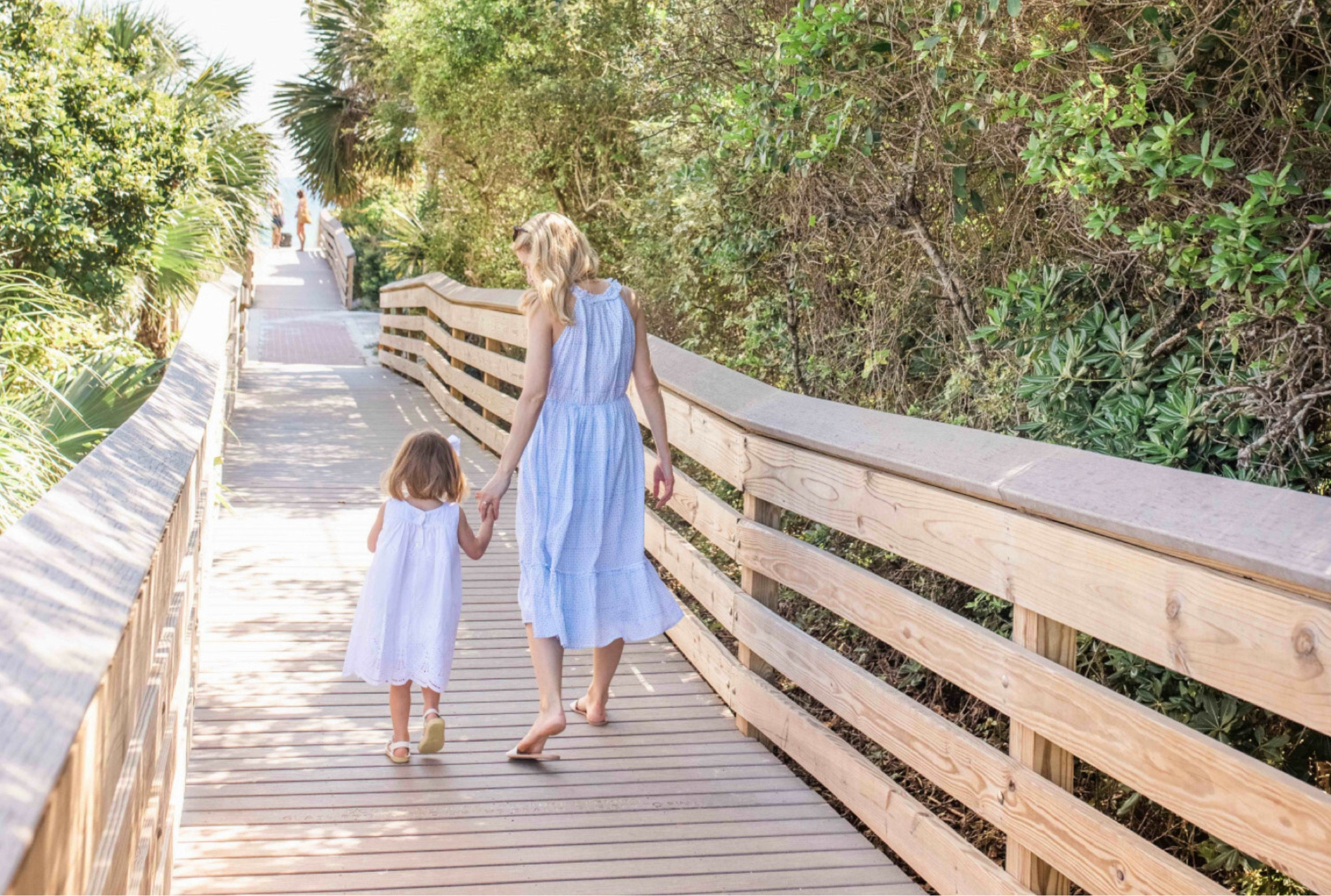 Blue and white dresses for summer 

#LTKstyletip #LTKfindsunder100 #LTKfindsunder50