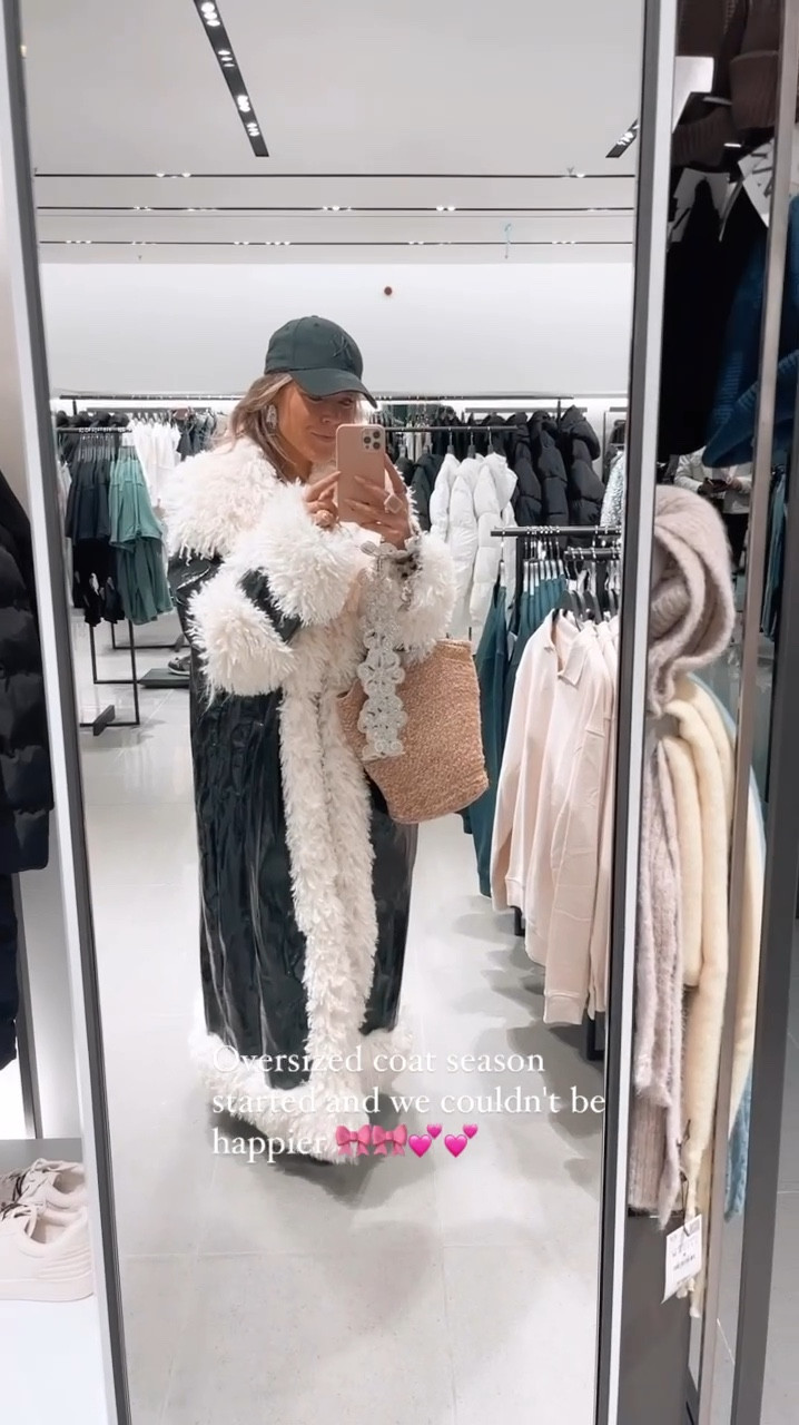 Coat season, faux fur, faux leather, maxi long camel coat, PrettyLittleThing 🎀🎀

#LTKSeasonal #LTKFindsUnder100 #LTKStyleTip