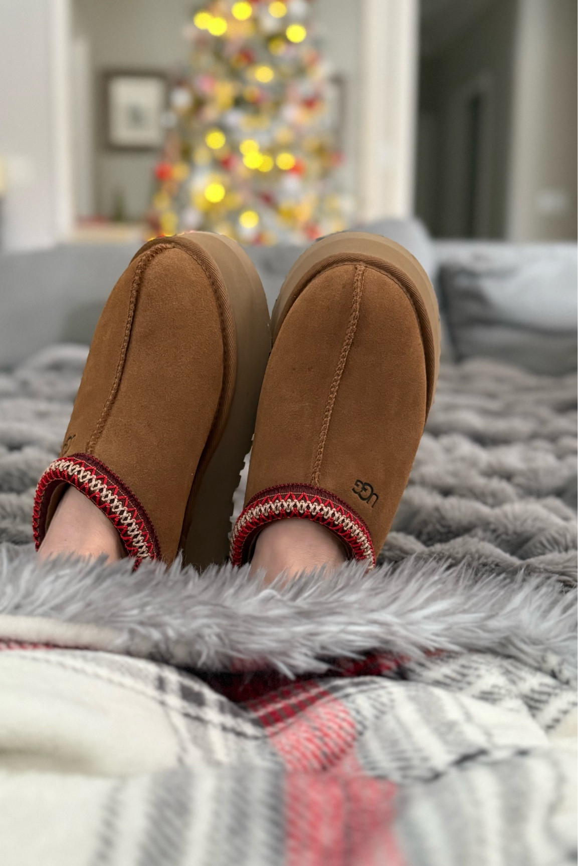 My new UGG Tazz platform slippers are a total game-changer! 🖤✨ They’re keeping my feet so nice and cozy while adding a stylish touch to my lounge looks. Perfect for staying comfy all winter long! ❄️ #UGGSlippers #CozyStyle #WinterMustHaves #HolidayGiftIdeas #CozyVibes

#LTKFamily #LTKGiftGuide #LTKHome