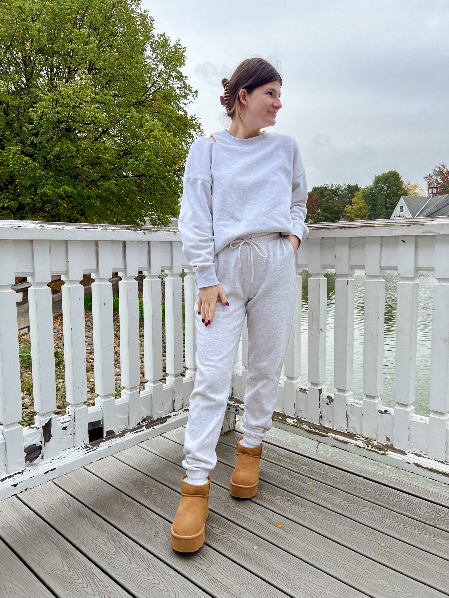 Cozy fall set!!! Fabletics set TTS! Wearing size small in sweatshirt and sweatpants!

#LTKstyletip #LTKshoecrush #LTKfindsunder50