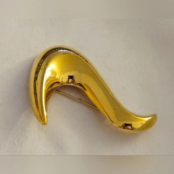 Vintage Monet Circa 1980's Brooch | Poshmark