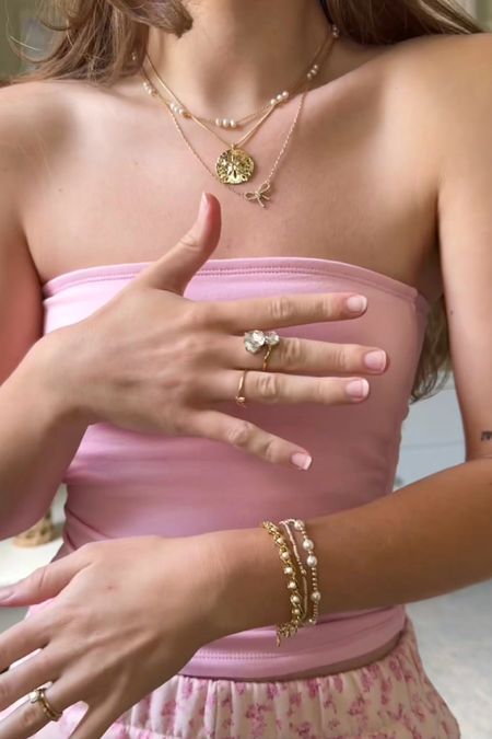 Jewelry tour of the day! The butterfly ring, and sand dollar necklace are from James Michelle (see my linktree for the 🔗) and the pearl bracelet and tiny bracelet are from enewton!