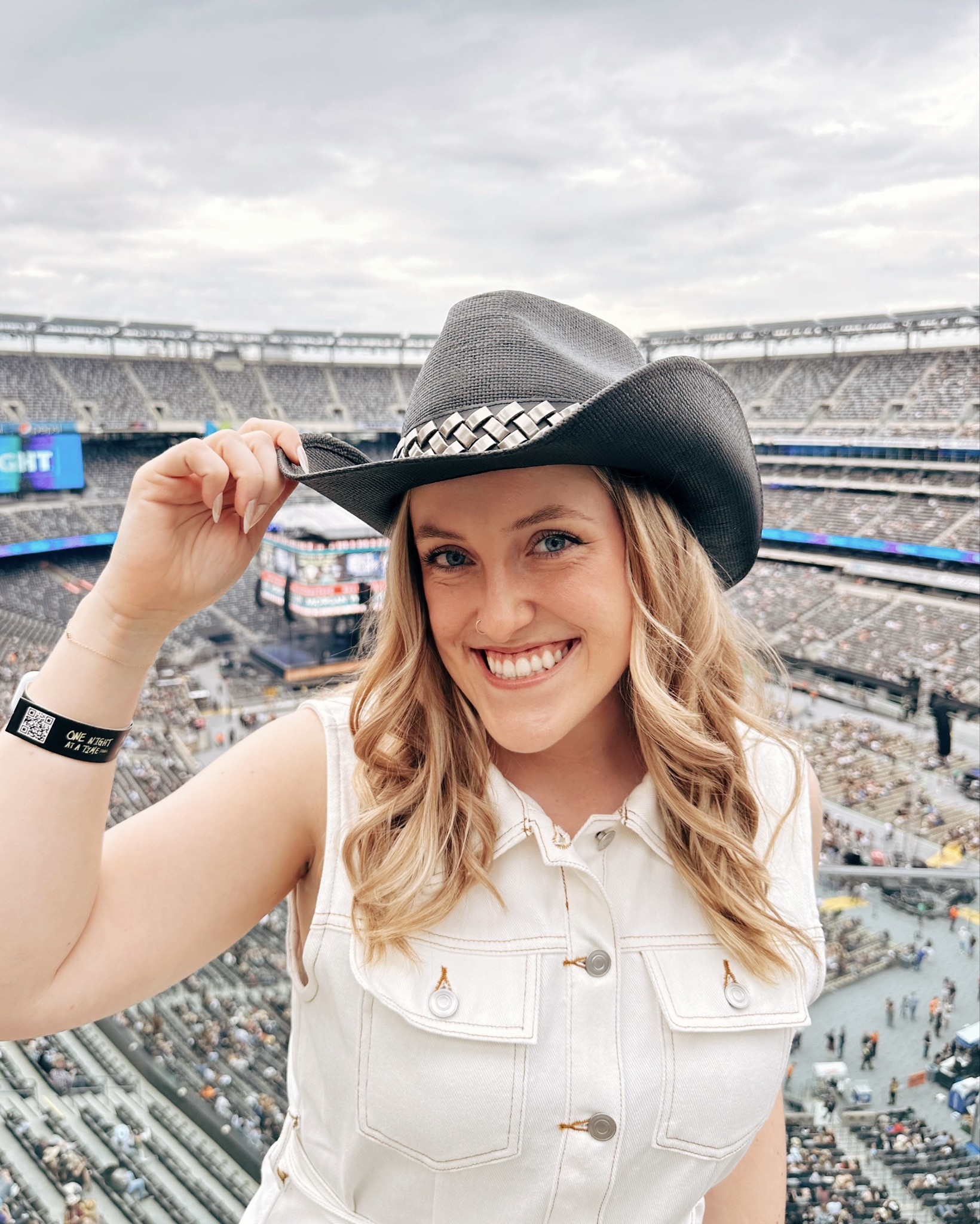 Country concert outfit inspo! Boots are Idyllwind from Boot Barn and the hat is from a boutique in Nashville! 🎸🤠

#LTKFindsUnder100 #LTKShoeCrush