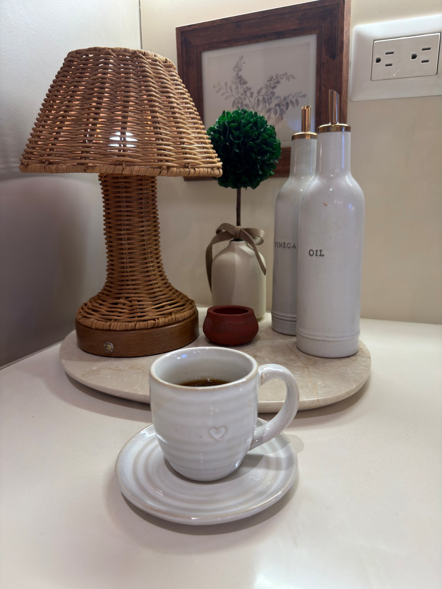 Lámpara y cuadrito de Target 