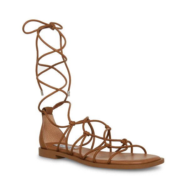 AINSLEY TAN | Steve Madden (US)