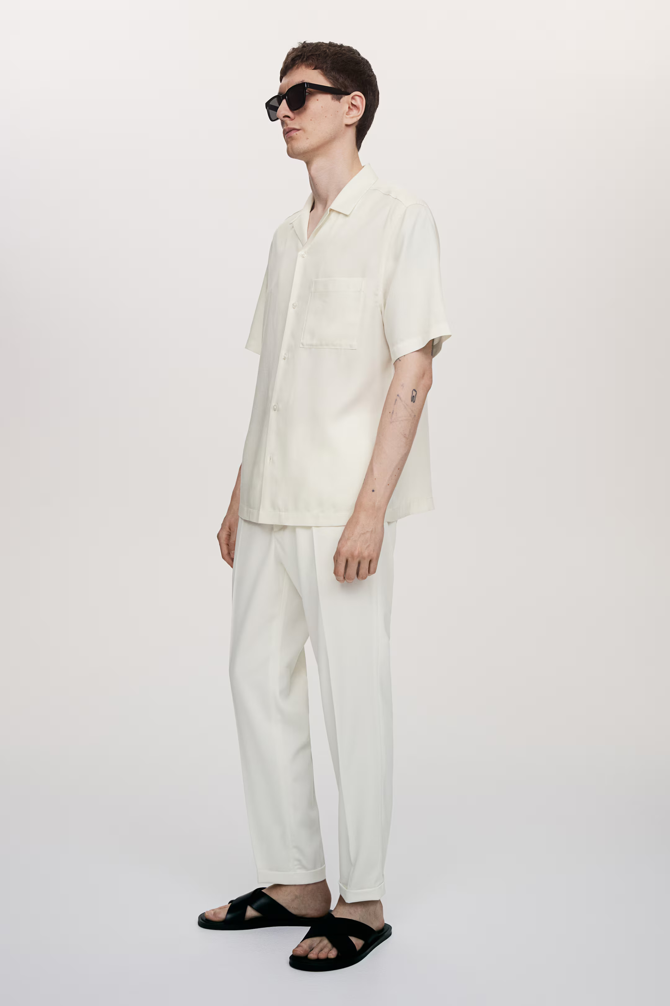 Slim Fit Twill trousers | H&M (UK, MY, IN, SG, PH, TW, HK)
