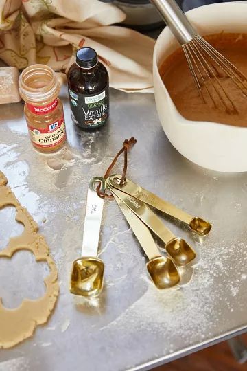 Brass Measuring Spoon Set | Urban Outfitters (US and RoW)