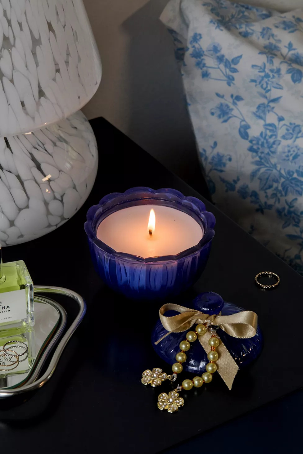 Kimchi Blue Petal 5 oz Candle | Urban Outfitters (US and RoW)