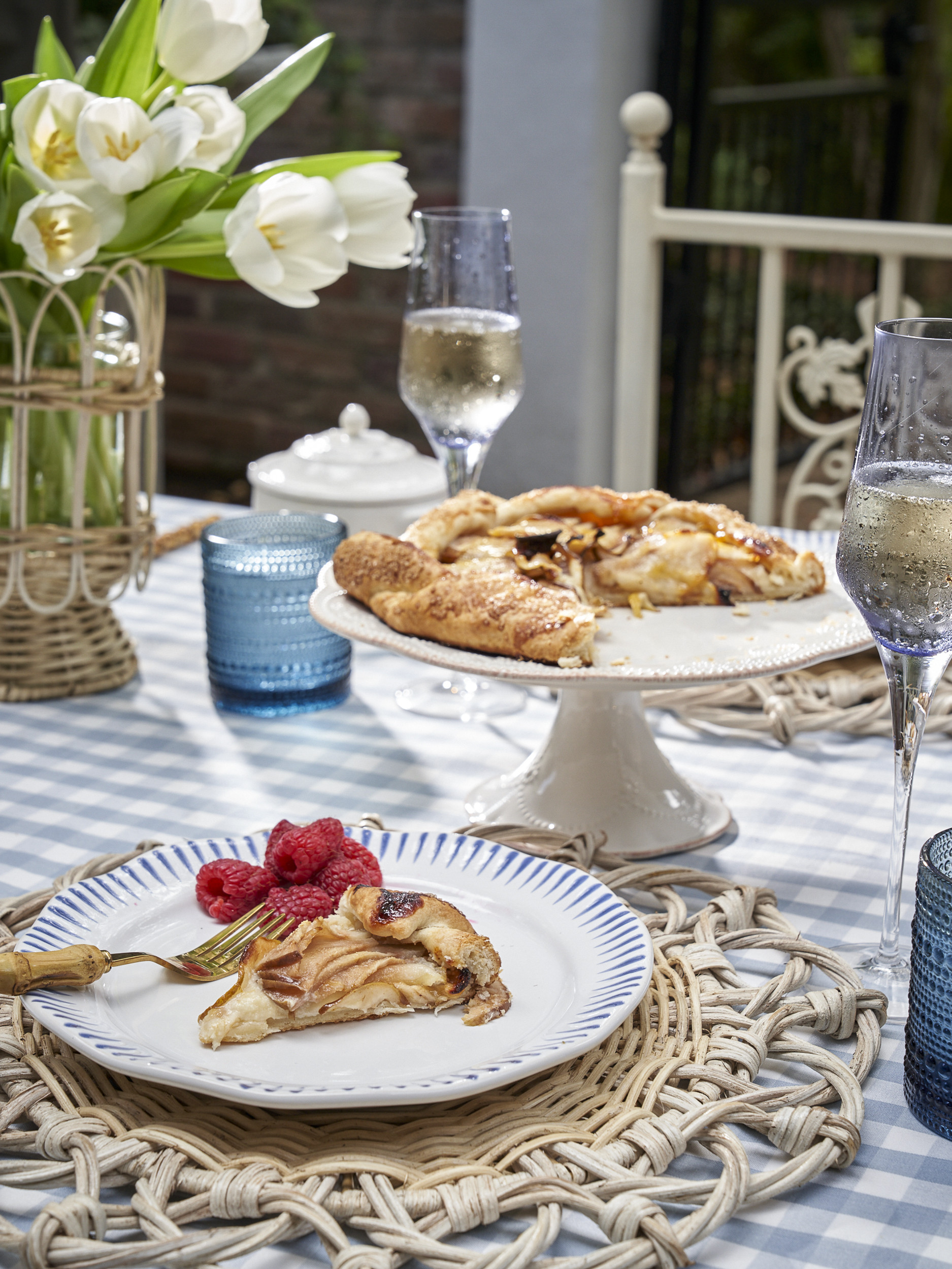 Provincial-inspired Brunch Tablescape

Outdoor dining 
Summer dining

#LTKHome #LTKParties #LTKSeasonal