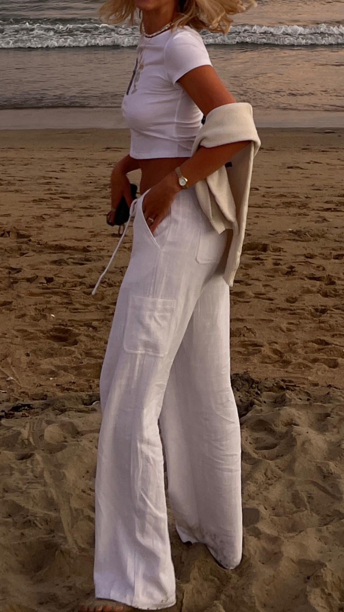 the perfect low rise linen pants, they’re nontransparent  which I love