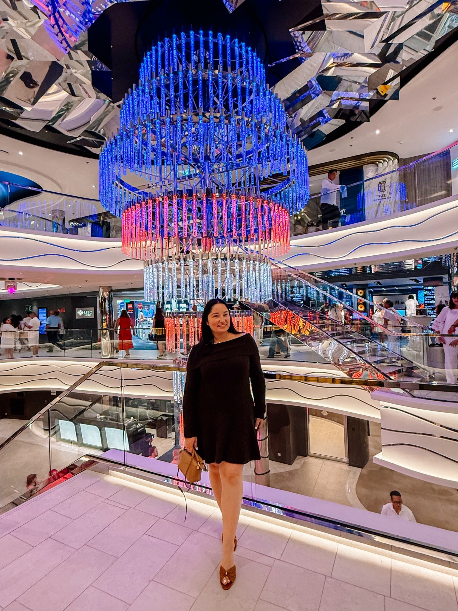 Holiday outfits 

#LTKHoliday #LTKCyberWeek #LTKOver40