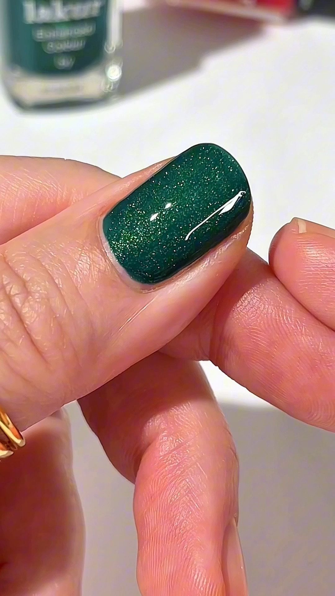 The prettiest green 🎄✨ 

Recently I picked out a few new shades from Londontown, and when I saw this one online I knew it would be perfect for Christmas. 😍

On my nails: Mistletoe, Londontown

If you’re thinking of picking up some stuff from Londontown, make sure you take advantage of their Black Friday sale! As of today (11/23) the code EARLY30 should work. 🛍️ 

And just let me know if you need any other recommendations from Londontown! 🥰
.
.
.
.
#christmasnails #greennails #nailpolish holiday nails trendy trends

#LTKBeauty #LTKSeasonal