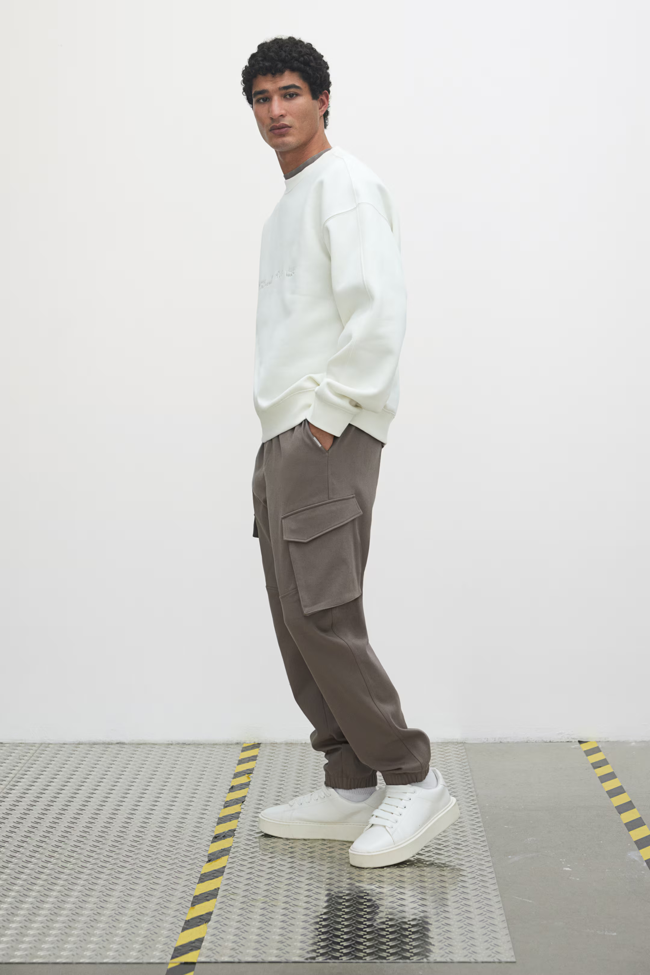 Slim Fit Cargo Joggers - Dark beige - Men | H&M US | H&M (US + CA)