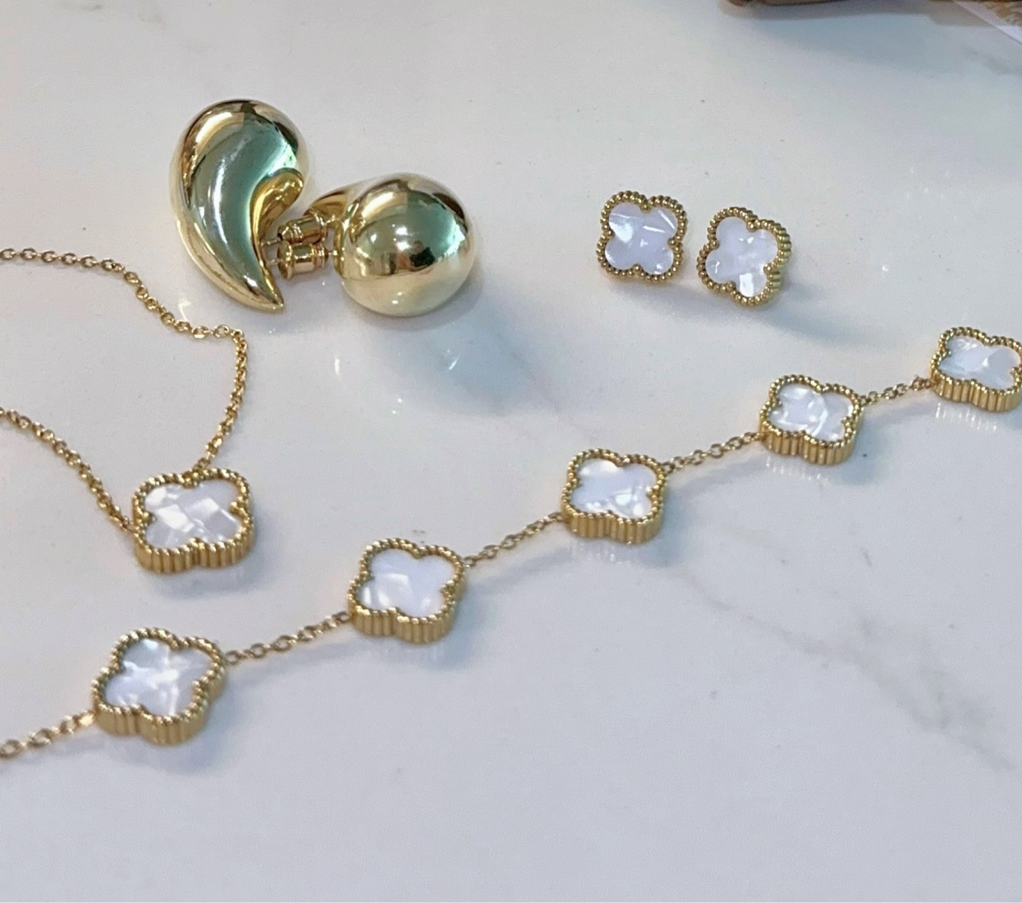 Designer inspired Amazon jewelry finds. Affordable prices and great quality! 
Earrings, necklace and bracelet set.
Teardrop earrings
Gold jewelry
Gift ideas

#LTKGiftGuide #LTKStyleTip #LTKFindsUnder50