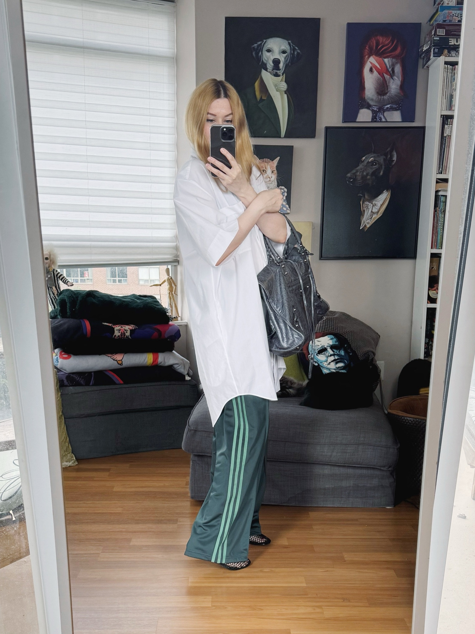 Walking to the post office outfit.
Bag is secondhand.
•
#springlook   #torontostylist #StyleOver40  #secondhandFind #fashionstylist #slowfashion #FashionOver40  #MumStyle #genX #genXStyle #shopSecondhand #genXInfluencer #genXblogger #secondhandDesigner #Over40Style #40PlusStyle #Stylish40

#LTKStyleTip #LTKItBag #LTKOver40