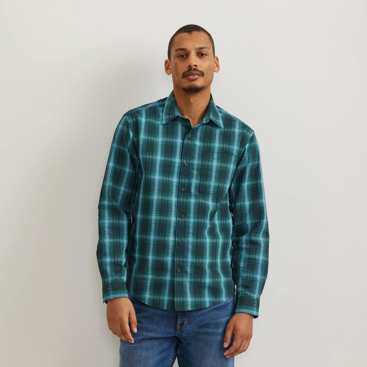 Eddie Bauer Men's LS Pack It Seersucker 3.0 | Eddie Bauer US & CA