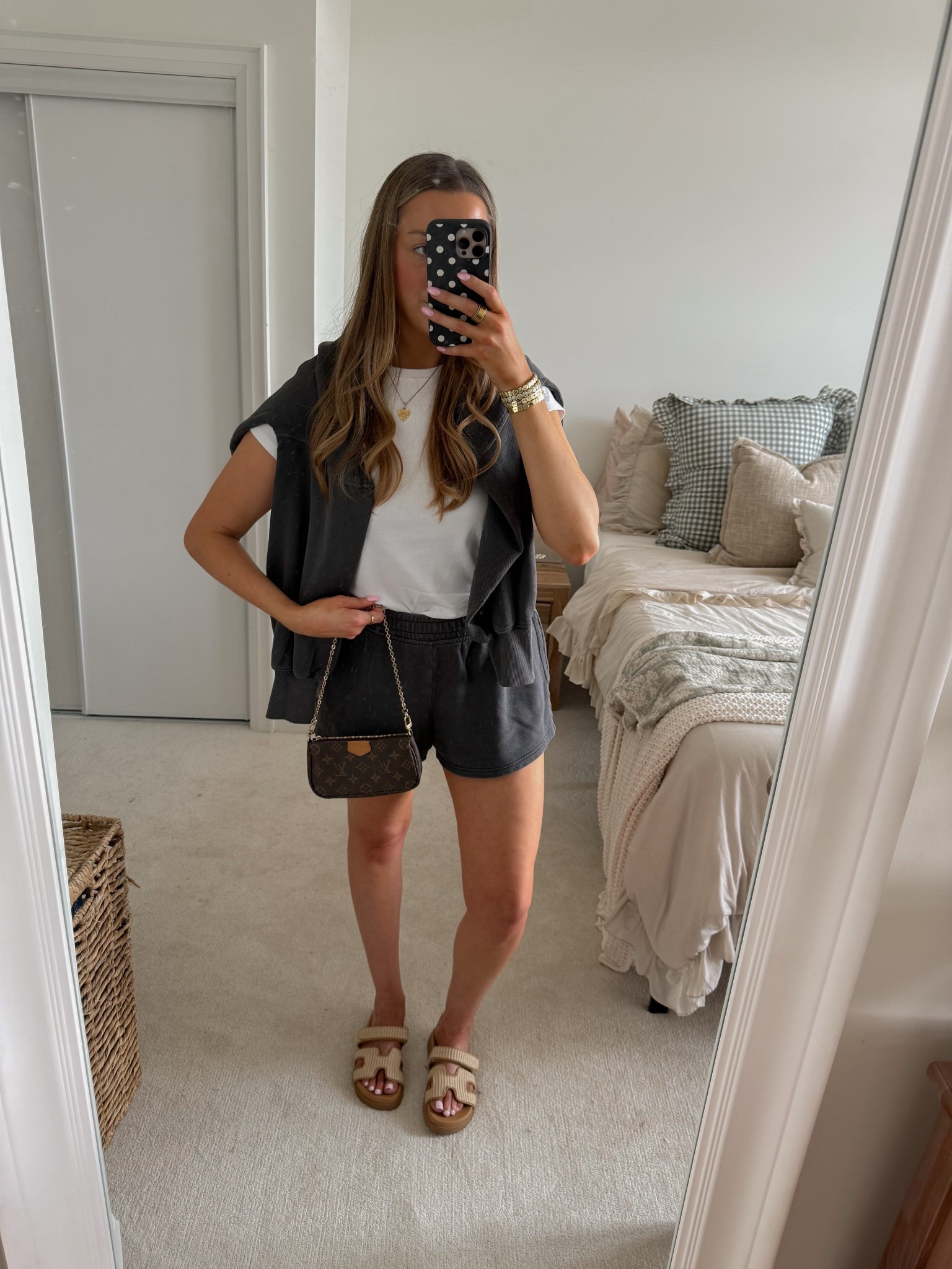 Comfy errands outfit! 🖤
Sweater size S
T-shirt size S
Shorts size M


#LTKgrwm #LTKdayinmylife #LTKootd