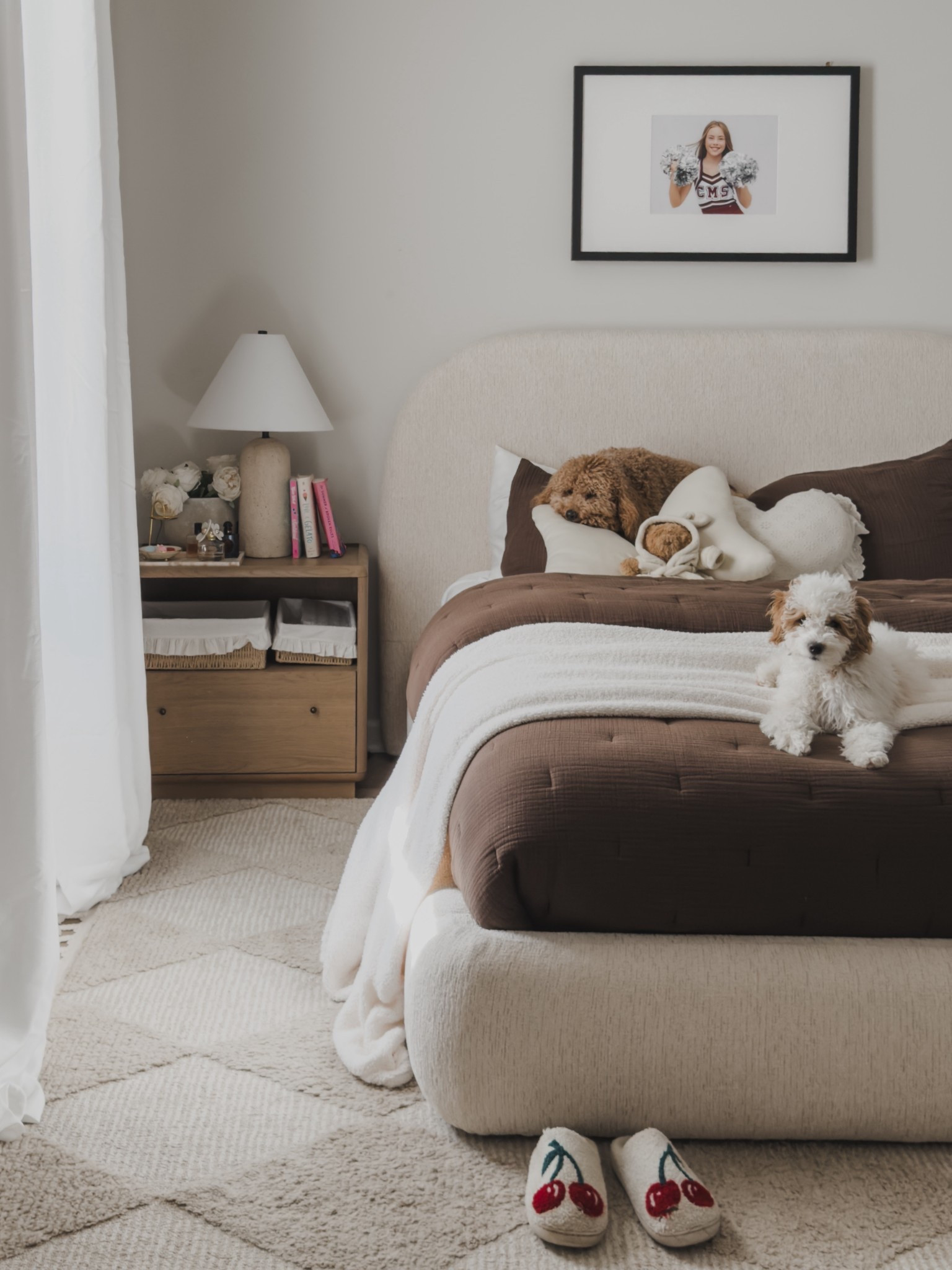 Sharing Carson’s bedding refresh over on LTK — featuring the Organic Airy Gauze Duvet Cover Set and the bamboo sheets from @onequince that are incredibly soft and cool to the touch.

Everything in our home has to be pet friendly and practical, and this set checks every box. No duvet insert to deal with, lightweight, cozy, and easy to live with.

I also rounded up a few of my other favorite finds from Quince that we have and love. Quality pieces, neutral tones, and that effortless, elevated feel — all linked for you.


#AD #quincepartner

#LTKSpringSale #LTKSeasonal #LTKSaleAlert