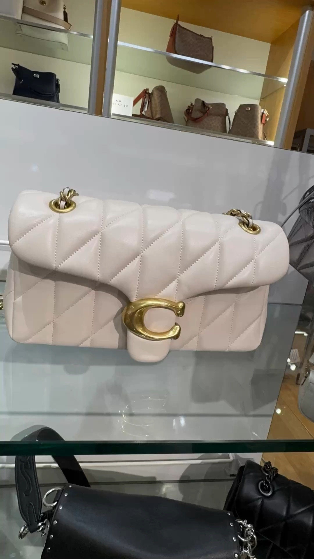 I can’t get enough of these gorgeous handbags that will be perfect for the party season! 

#LTKGiftGuide #LTKParties #LTKHoliday