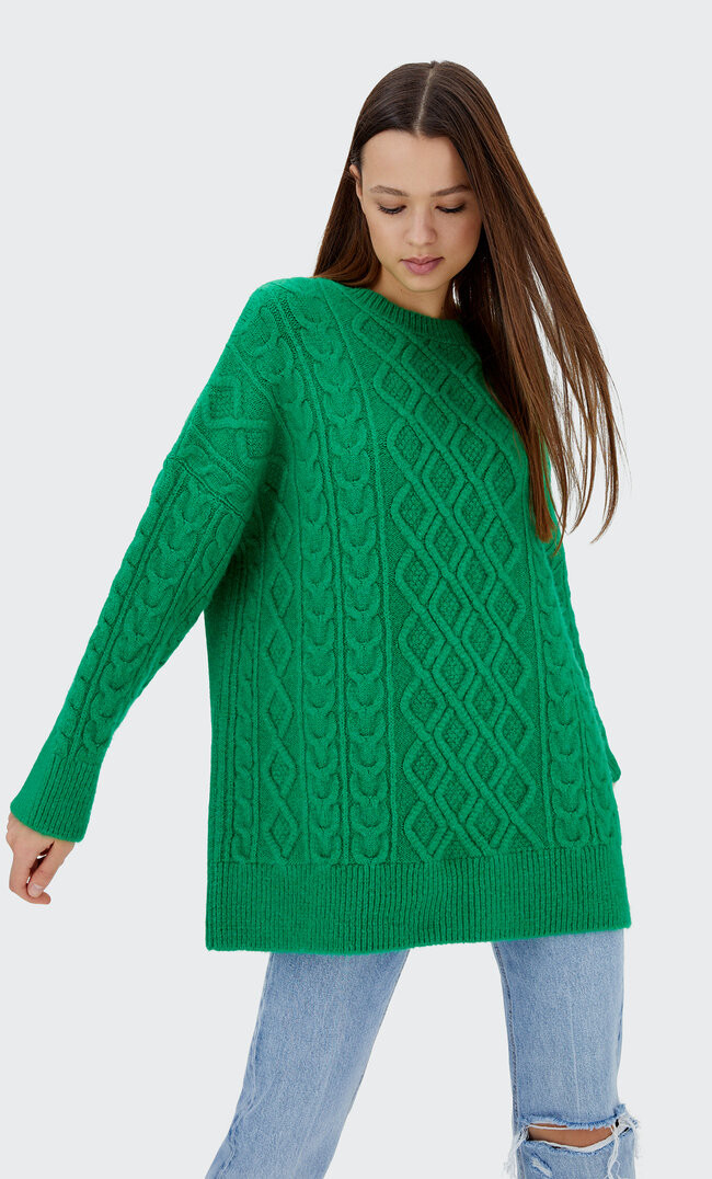 Oversize cable-knit sweater | Stradivarius (UK)