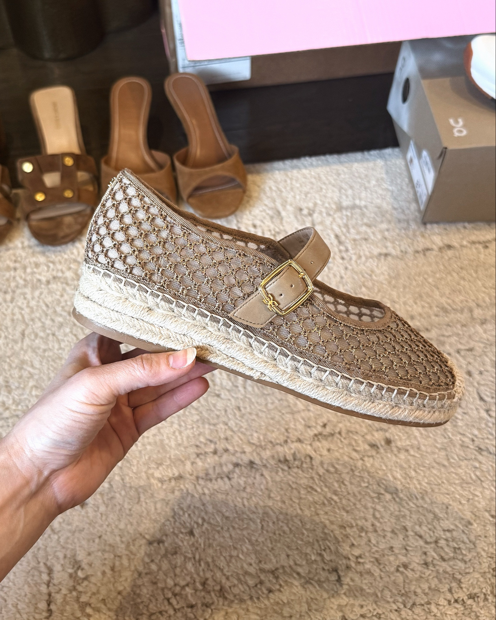 Spring shoes
Easter 
Sandals
Suede sandals 

#LTKSeasonal