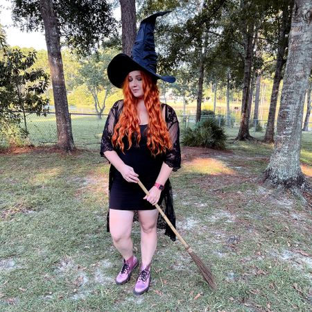 What’s up witches 🎃

#LTKSeasonal #LTKHalloween #LTKcurves