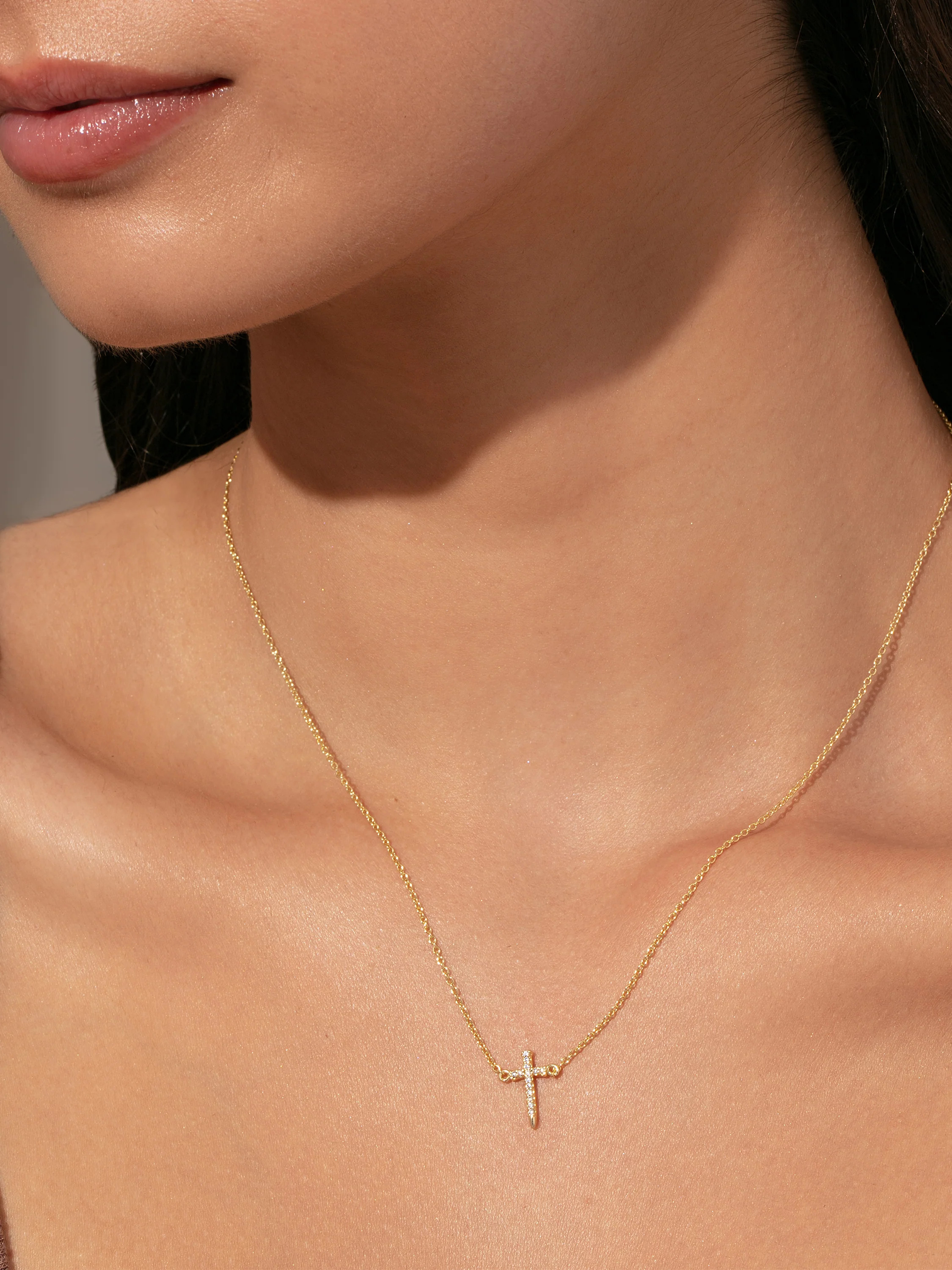 Simple Cross Chain Pendant Necklace in Gold | Uncommon James | Uncommon James