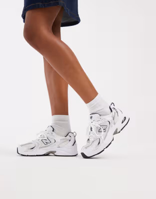 Zapatillas en blanco y gris 530 de New Balance  | ASOS | ASOS (Global)